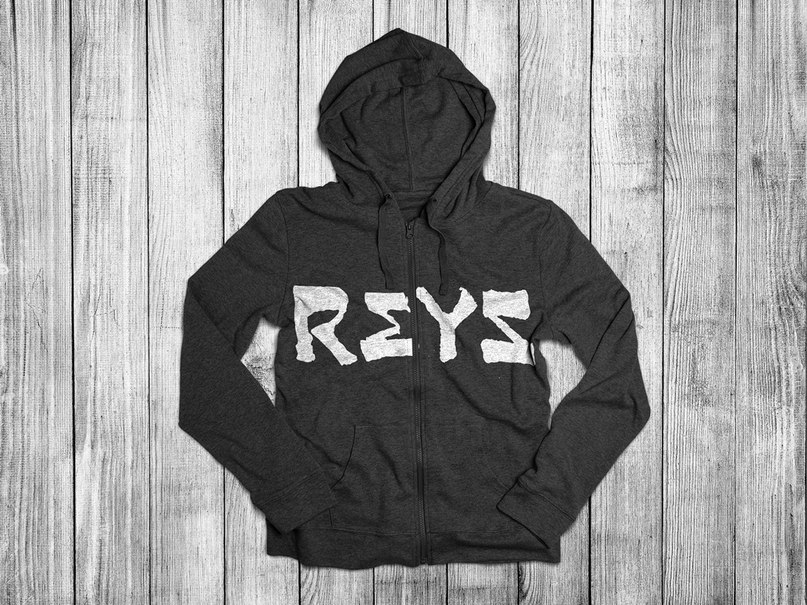 Reys-Regular шрифт скачать бесплатно